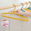 Retractable Clothes Hanger Plastic Seamless Extendable Rotatable Clothes Support For Towel Space Saver