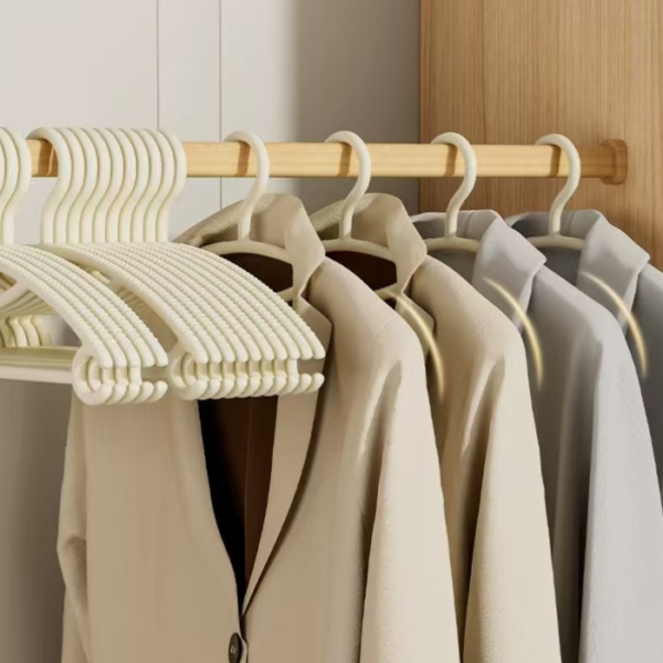 Seamless Anti-slip Durable Hanger Wardrobe Space Saver with Notch Shoulder Pad Durable